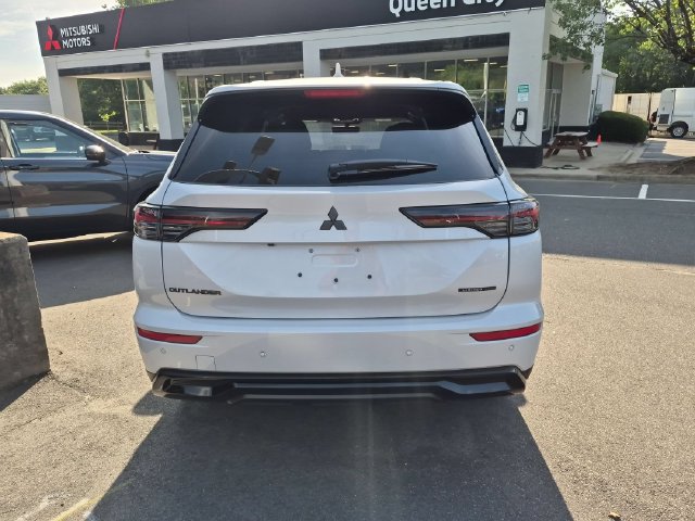 New 2026 Mitsubishi Outlander LE FWD image 4