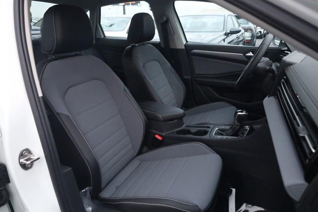 New 2026 Volkswagen Jetta SE image 17