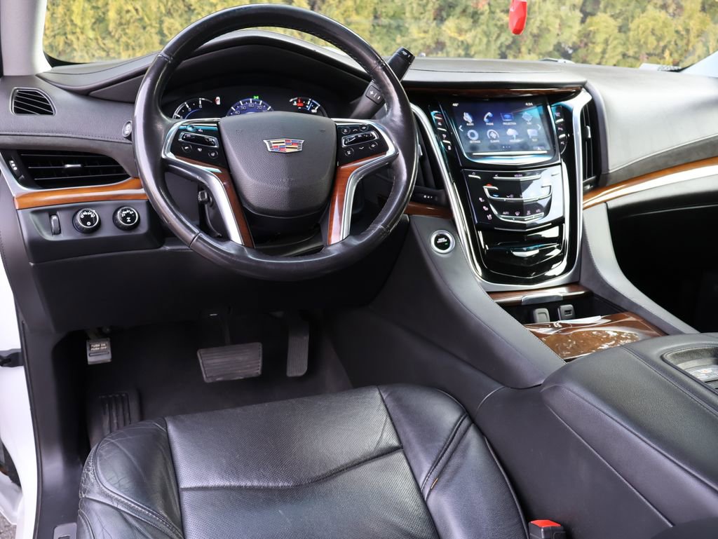 Used 2019 Cadillac Escalade 4WD w/ LPO, Radiant Package image 22