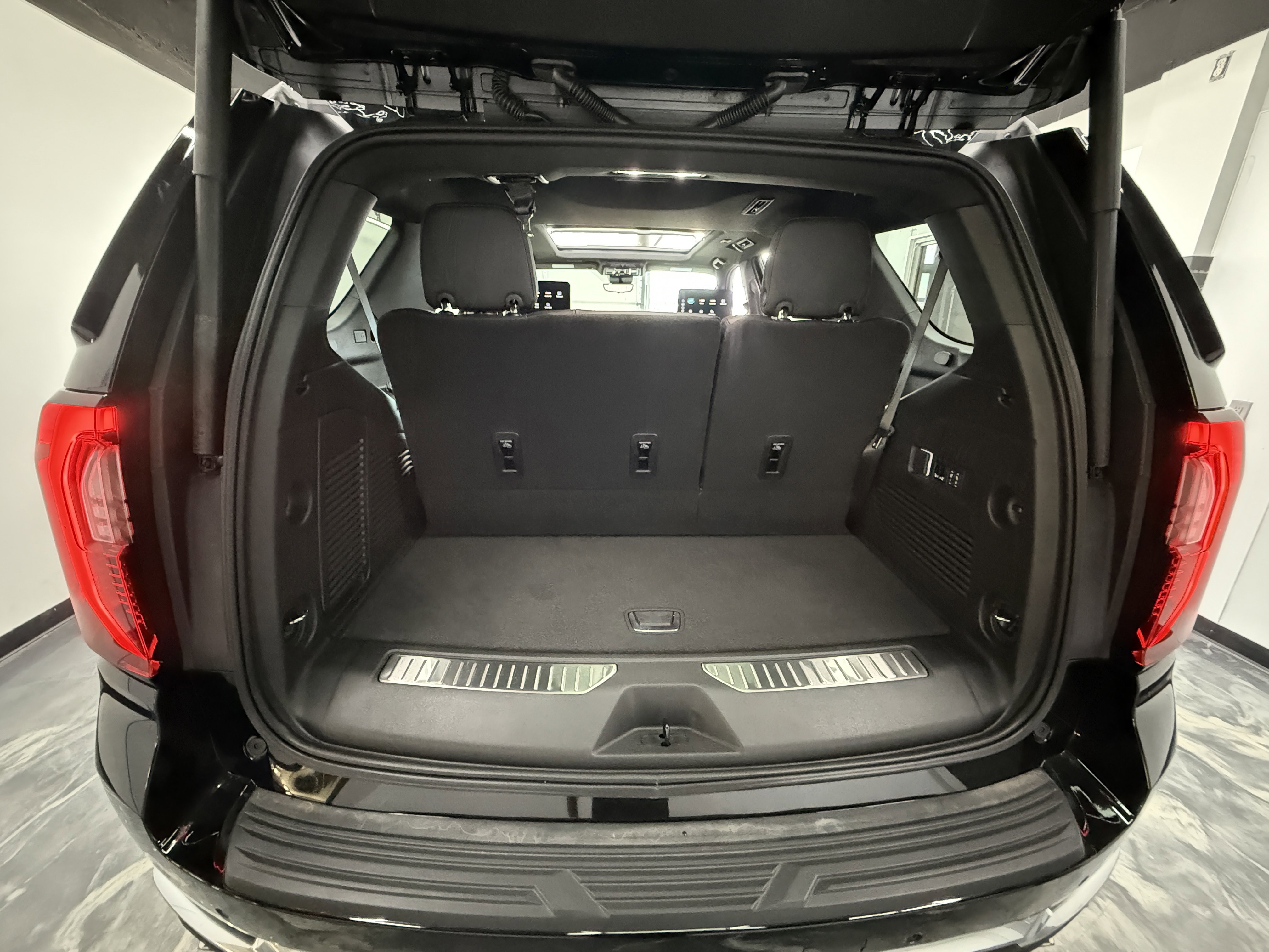 Used 2026 GMC Yukon Denali w/ Denali Reserve Package image 33