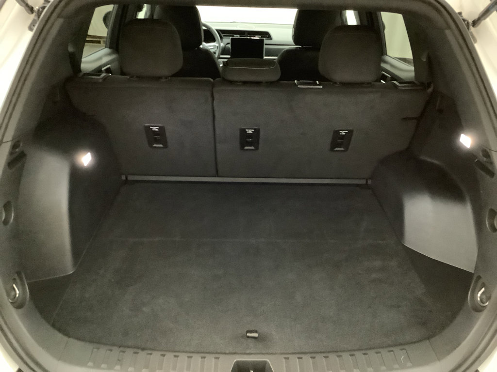 Used 2025 GMC Terrain Elevation AWD/4WD image 8