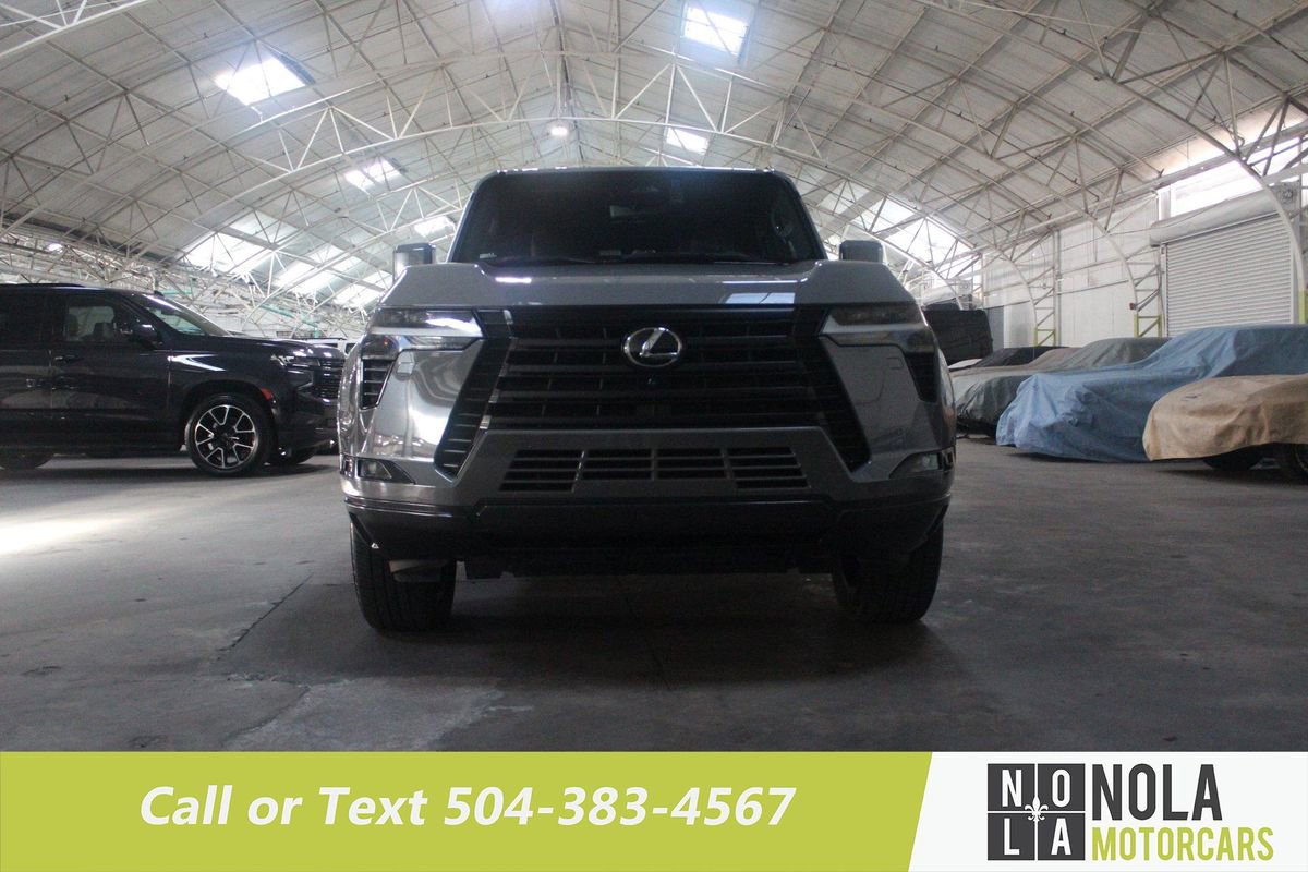 Used 2024 Lexus GX 550 image 4