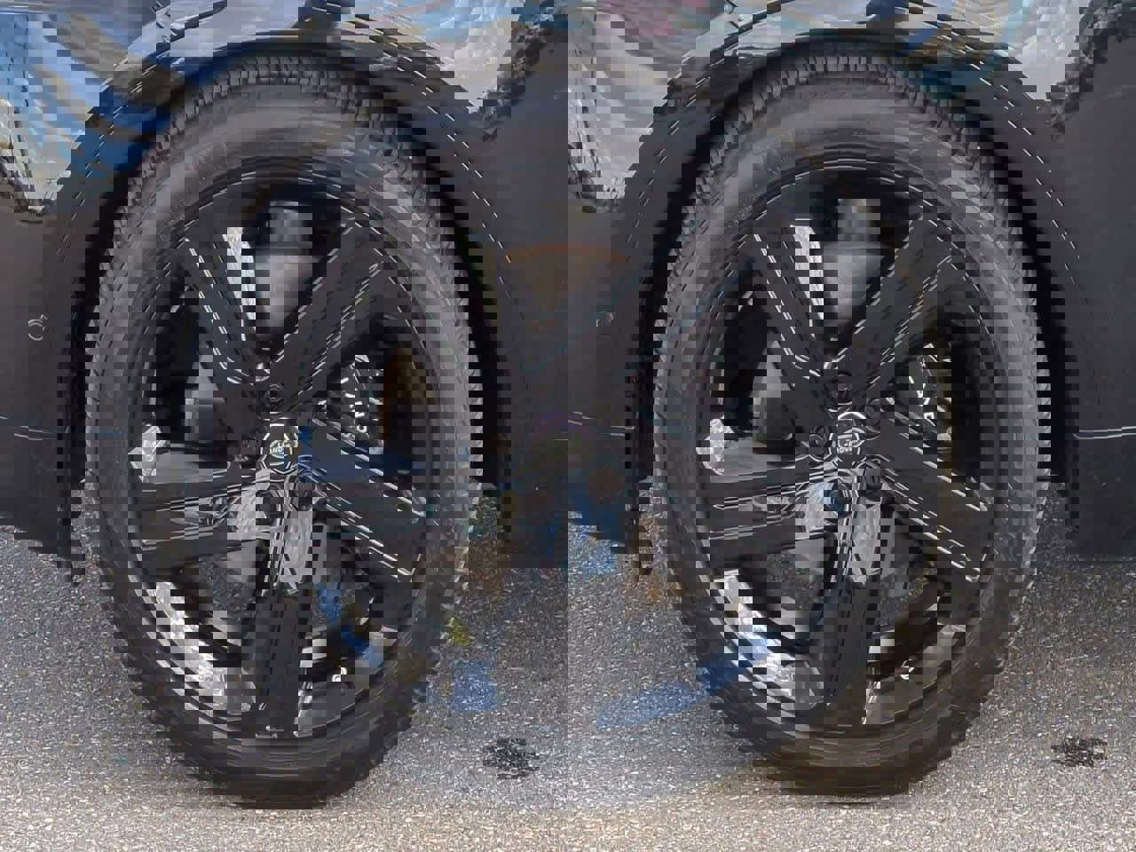 Used 2024 Land Rover Discovery Metropolitan Edition image 13