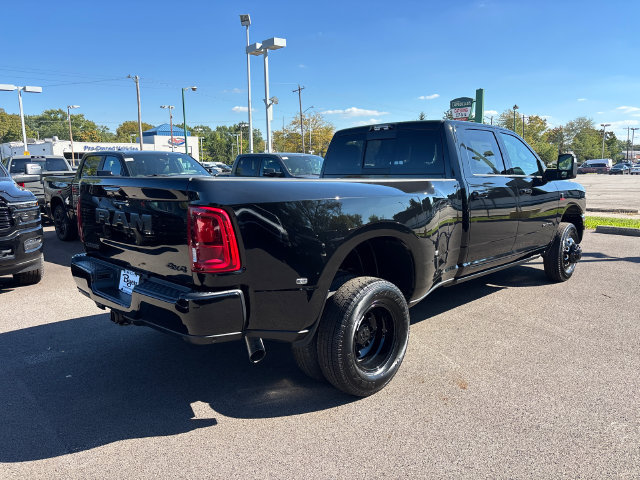 New 2027 RAM 3500 Laramie AWD/4WD image 28