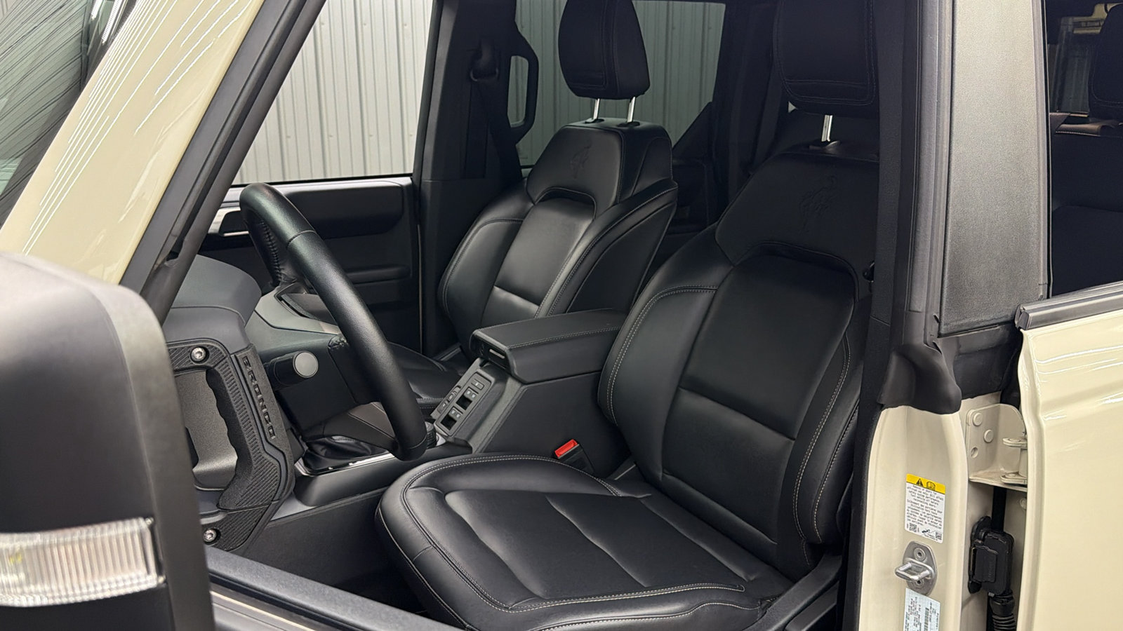 Used 2025 Ford Bronco Badlands AWD/4WD image 32