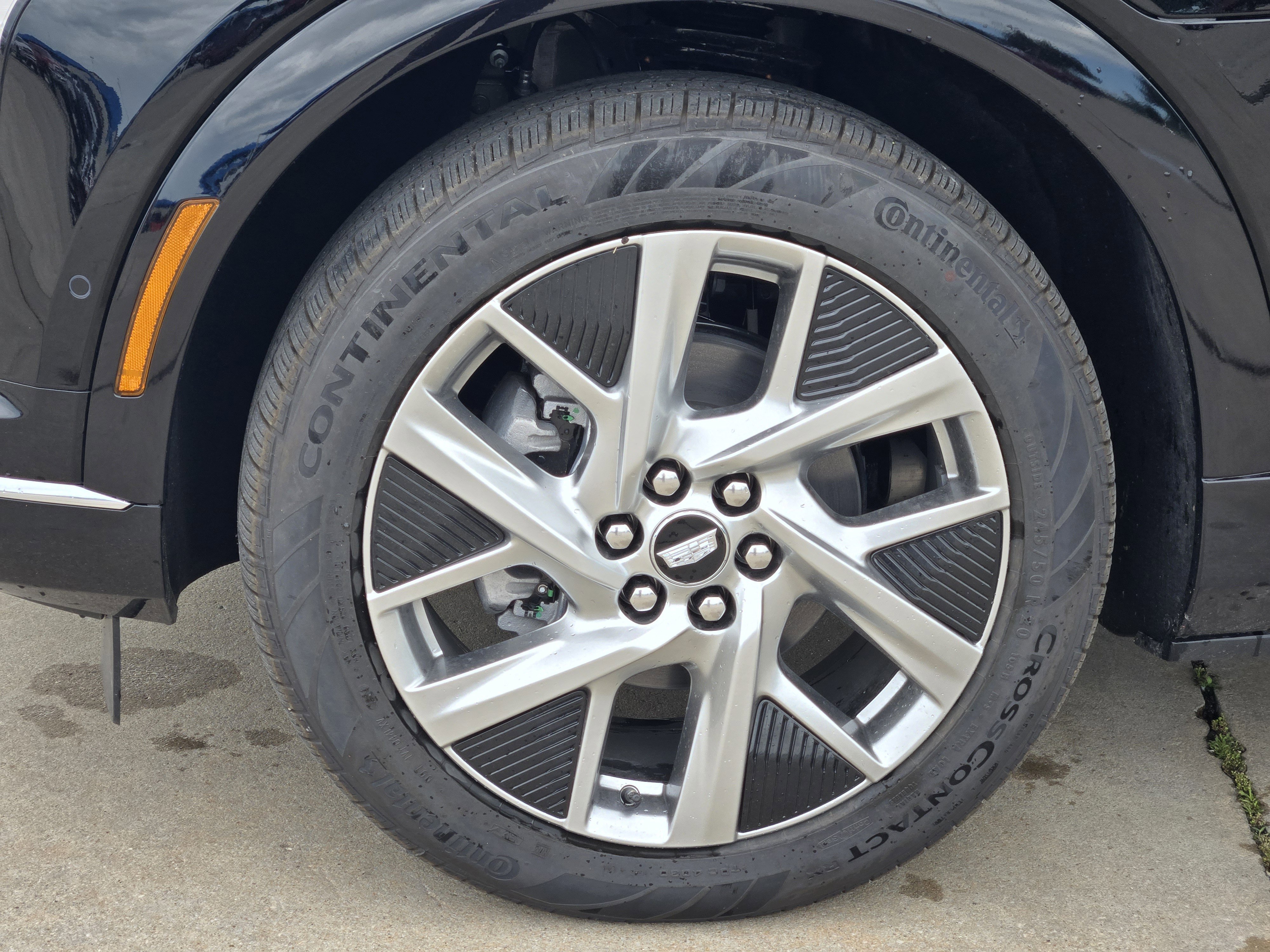 New 2025 Cadillac Optiq Luxury 1 w/ LPO, Floor Liner Package image 7