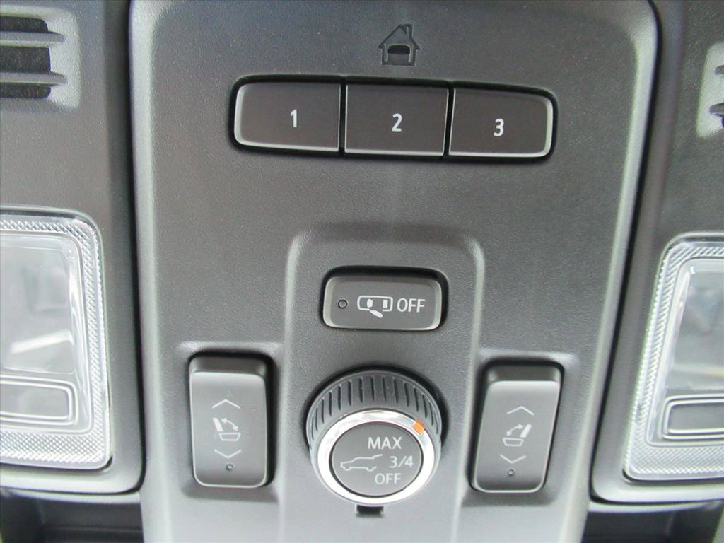 Used 2024 Chevrolet Suburban Z71 w/ Luxury Package AWD/4WD image 29