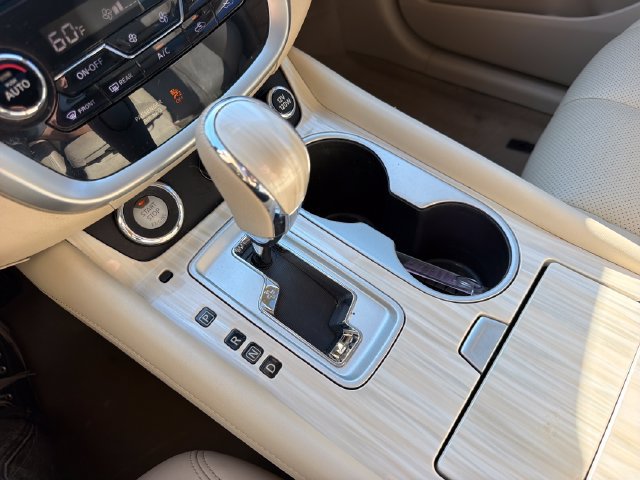 Used 2015 Nissan Murano Platinum w/ Platinum Technology Package AWD/4WD image 26