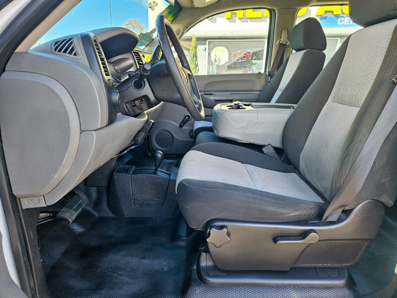 Used 2009 Chevrolet Silverado 2500 W/T AWD/4WD image 14