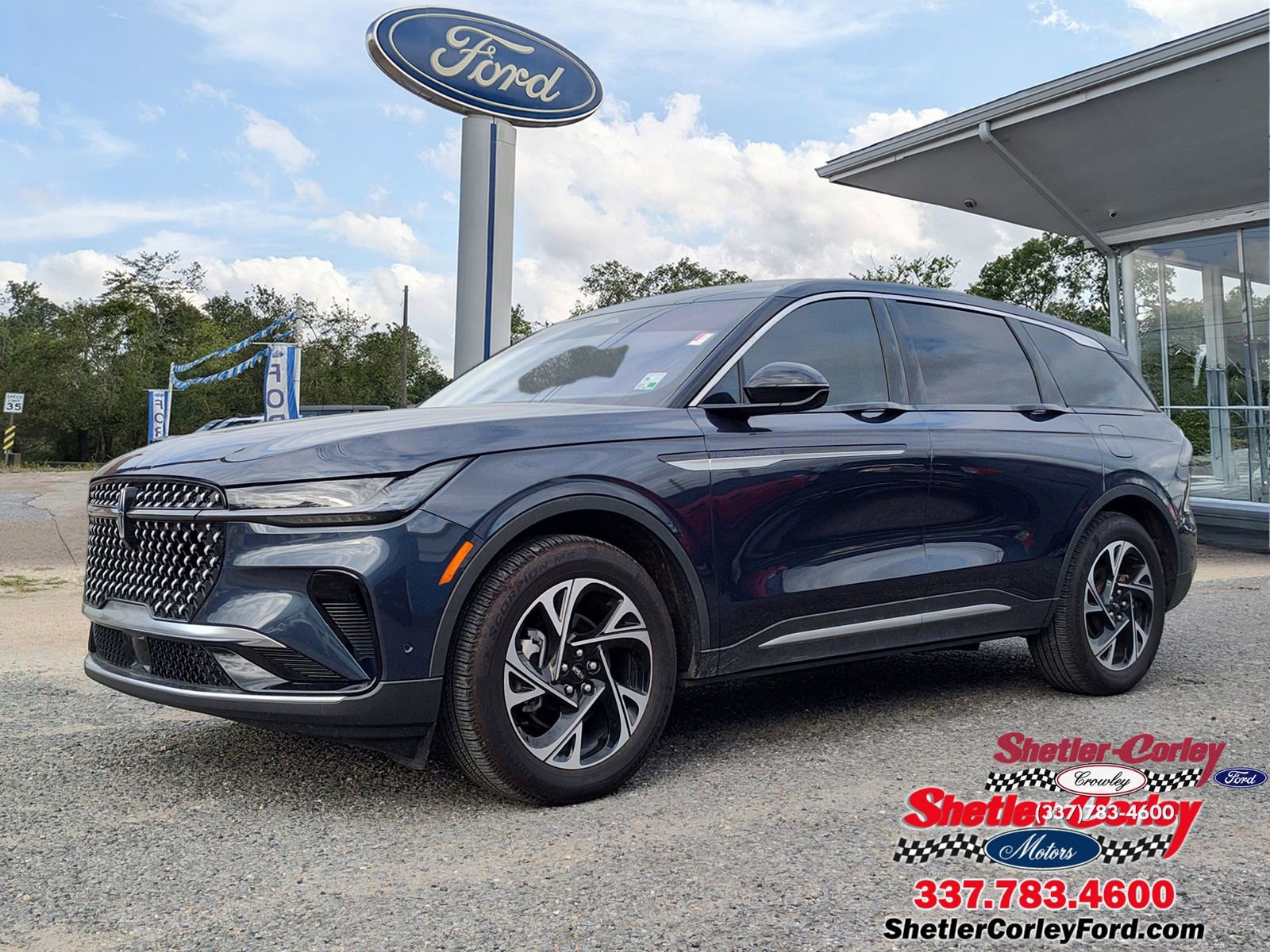 Used 2024 Lincoln Nautilus Premier image 1