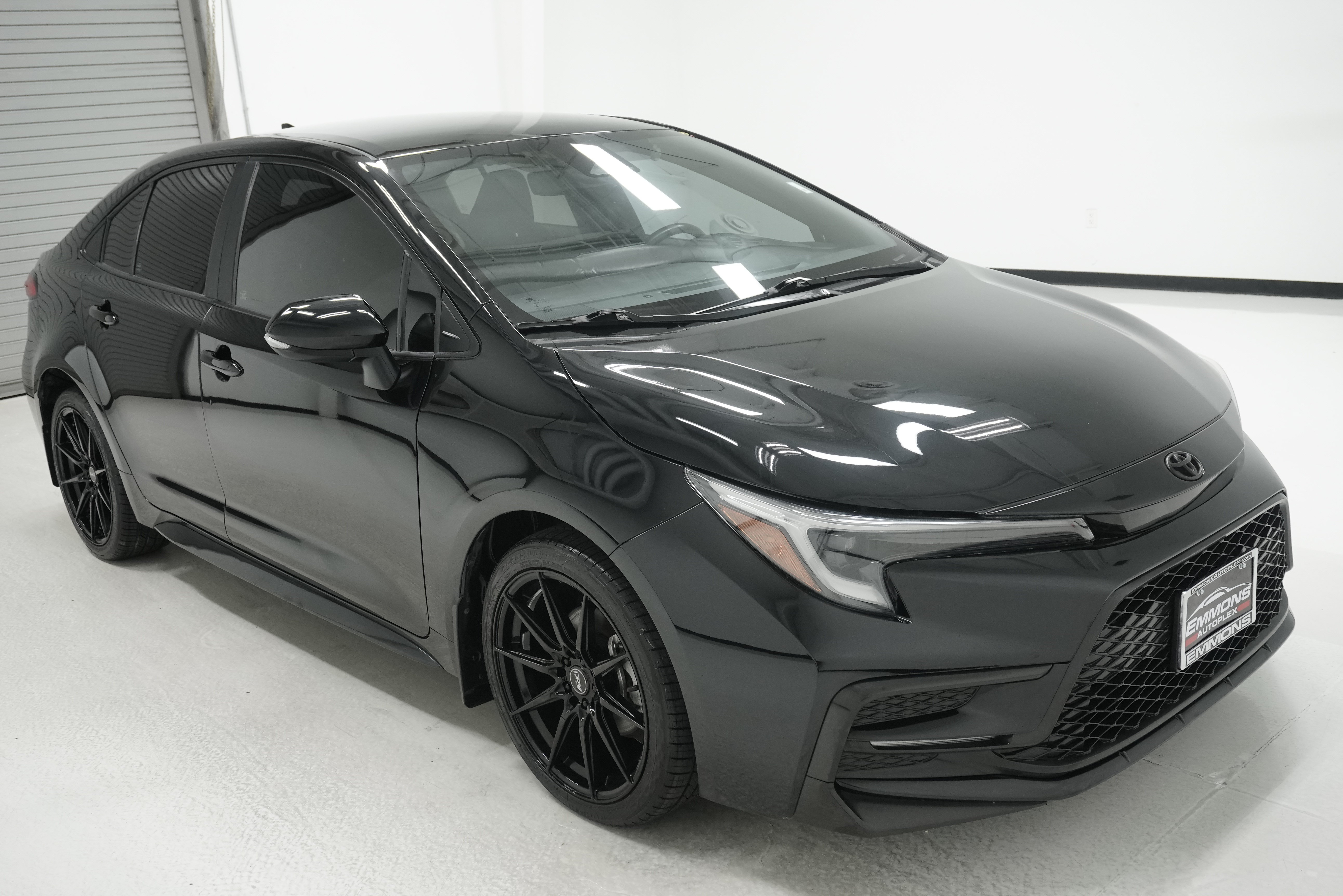 Used 2023 Toyota Corolla SE FWD image 3