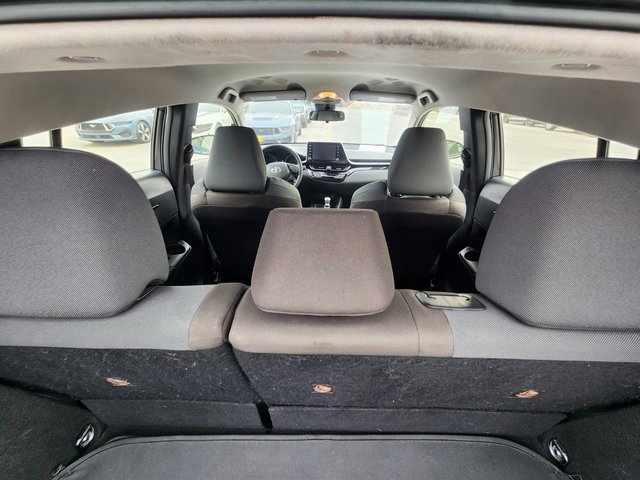 Used 2021 Toyota C-HR XLE image 18
