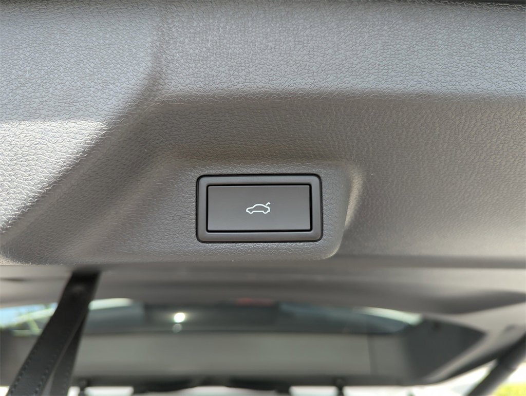 New 2025 Volkswagen ID. Buzz Pro S Plus image 17