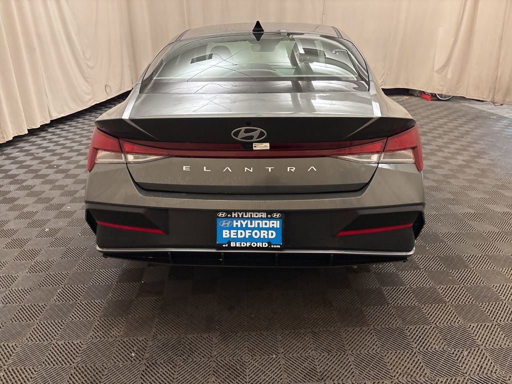 Used 2024 Hyundai Elantra SEL image 6