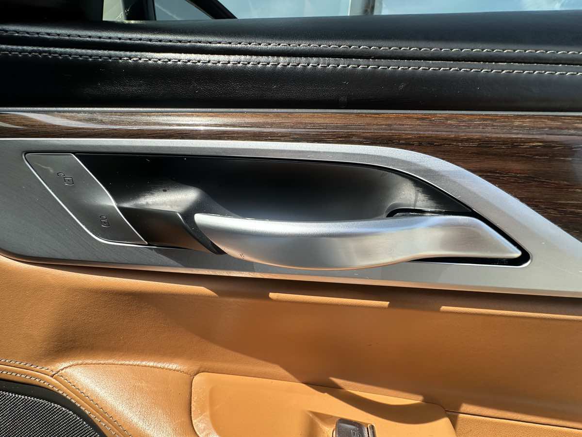 Used 2020 BMW 750i xDrive w/ Executive Package AWD/4WD image 36