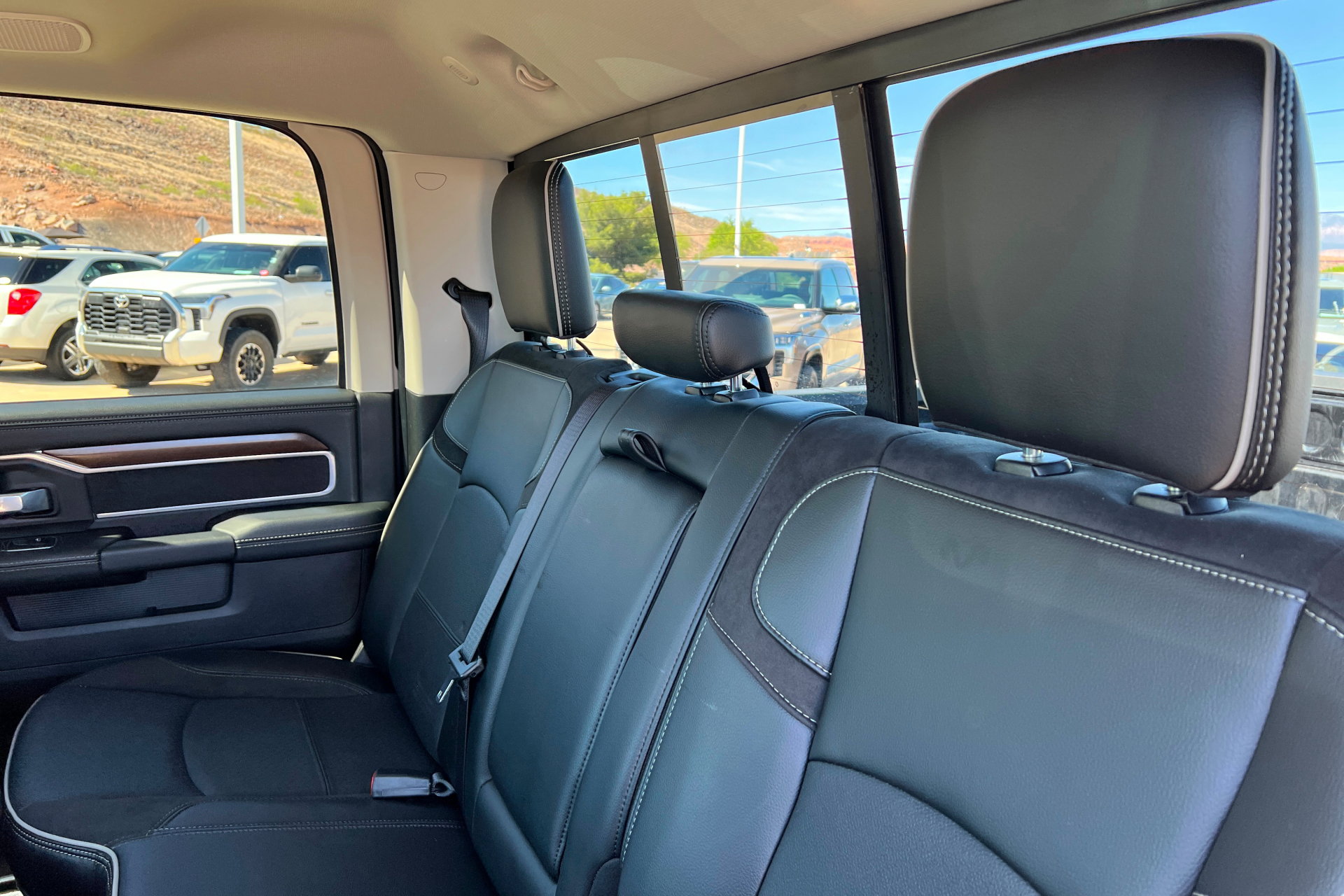 Used 2024 RAM 2500 Laramie AWD/4WD image 20