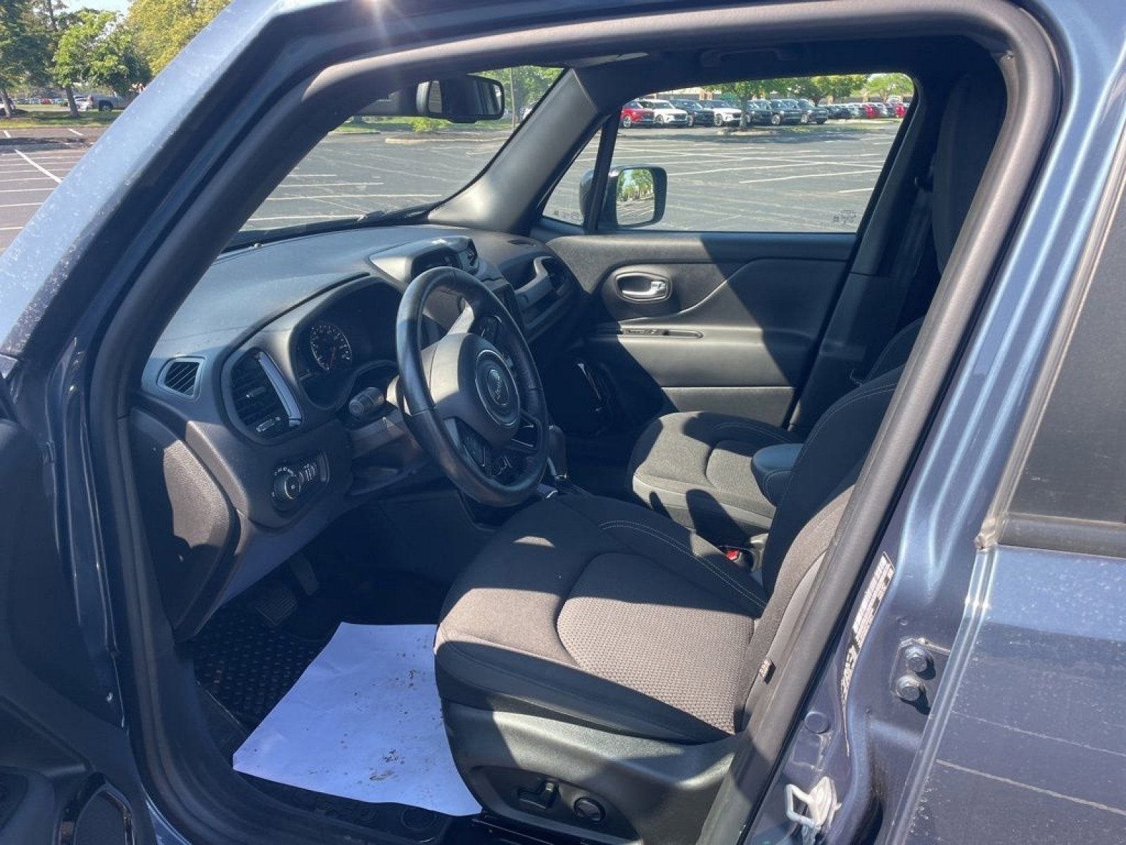 Used 2022 Jeep Renegade Altitude w/ Convenience Group AWD/4WD image 7
