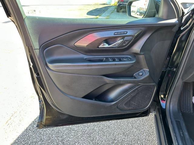 Used 2024 GMC Terrain SLT image 10