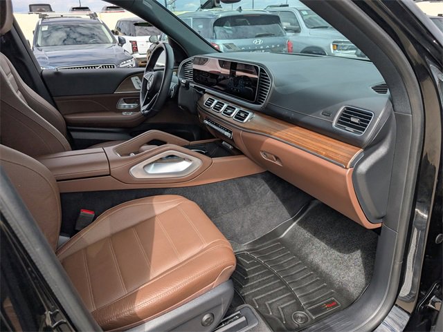 Used 2024 Mercedes-Benz GLS 450 4MATIC image 10