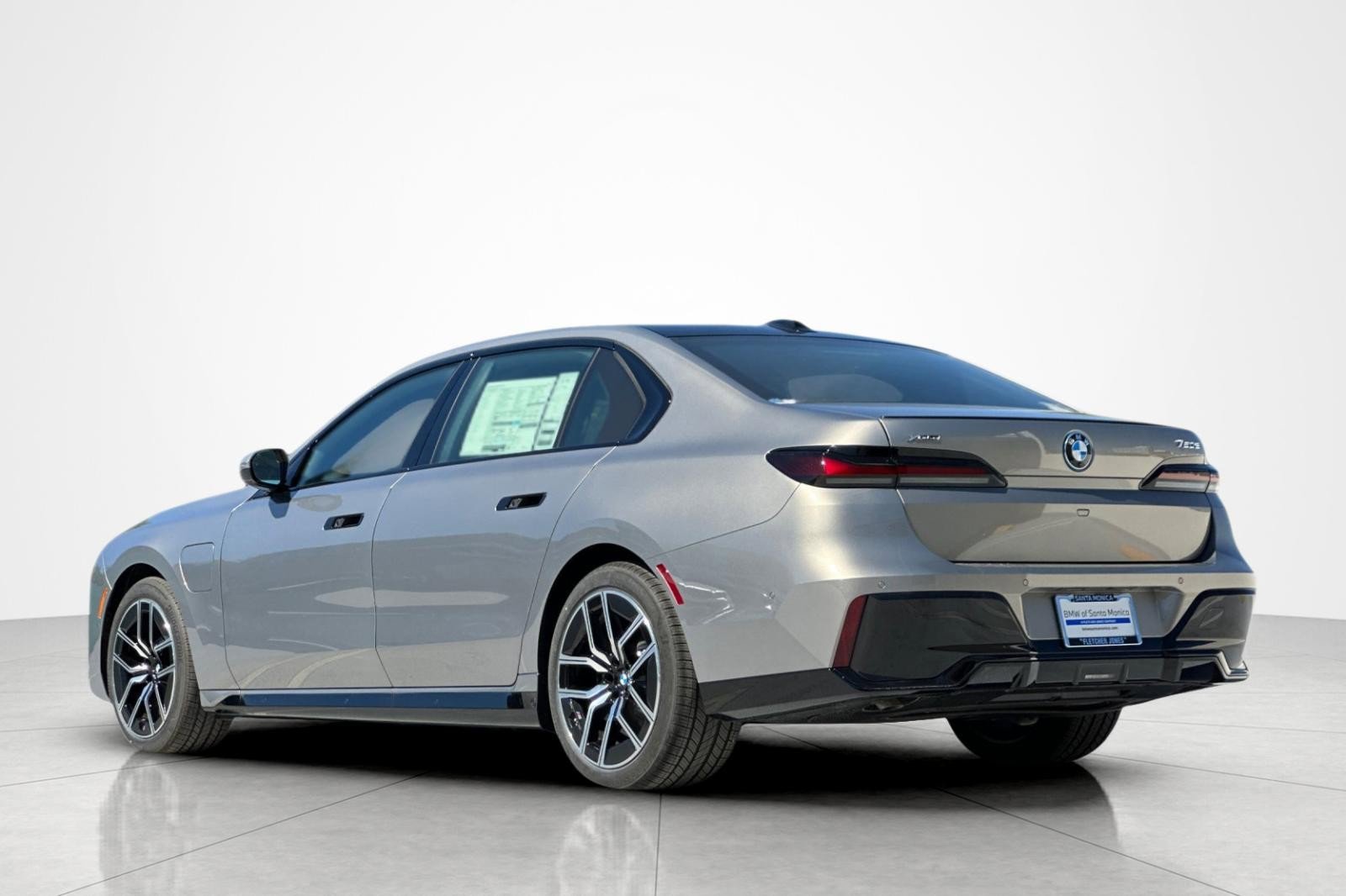New 2026 BMW 750e xDrive w/ Executive Package AWD/4WD image 3