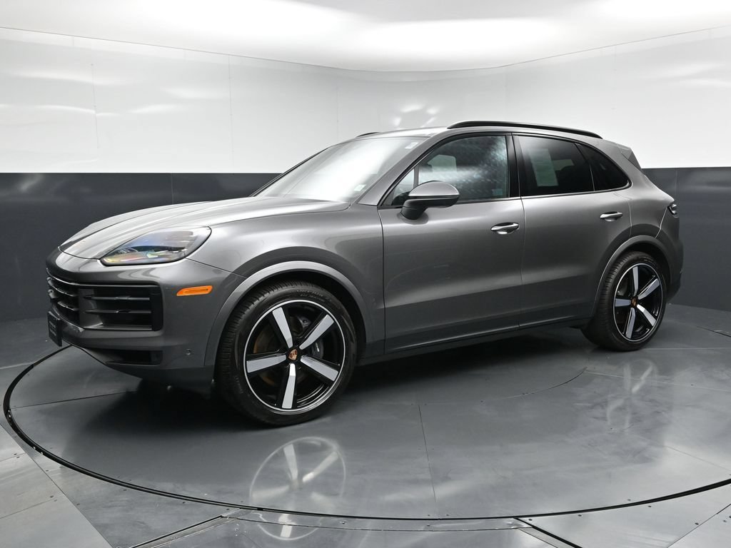 Certified 2025 Porsche Cayenne AWD/4WD image 1
