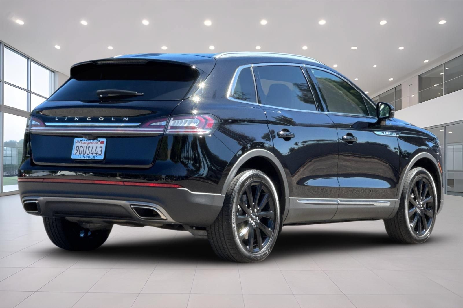Certified 2023 Lincoln Nautilus Reserve w/ Monochromatic Package AWD/4WD image 4