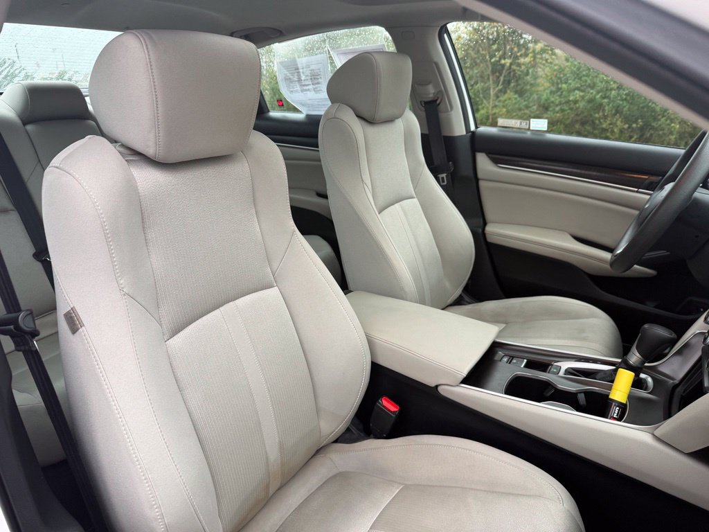 Used 2018 Honda Accord EX image 21