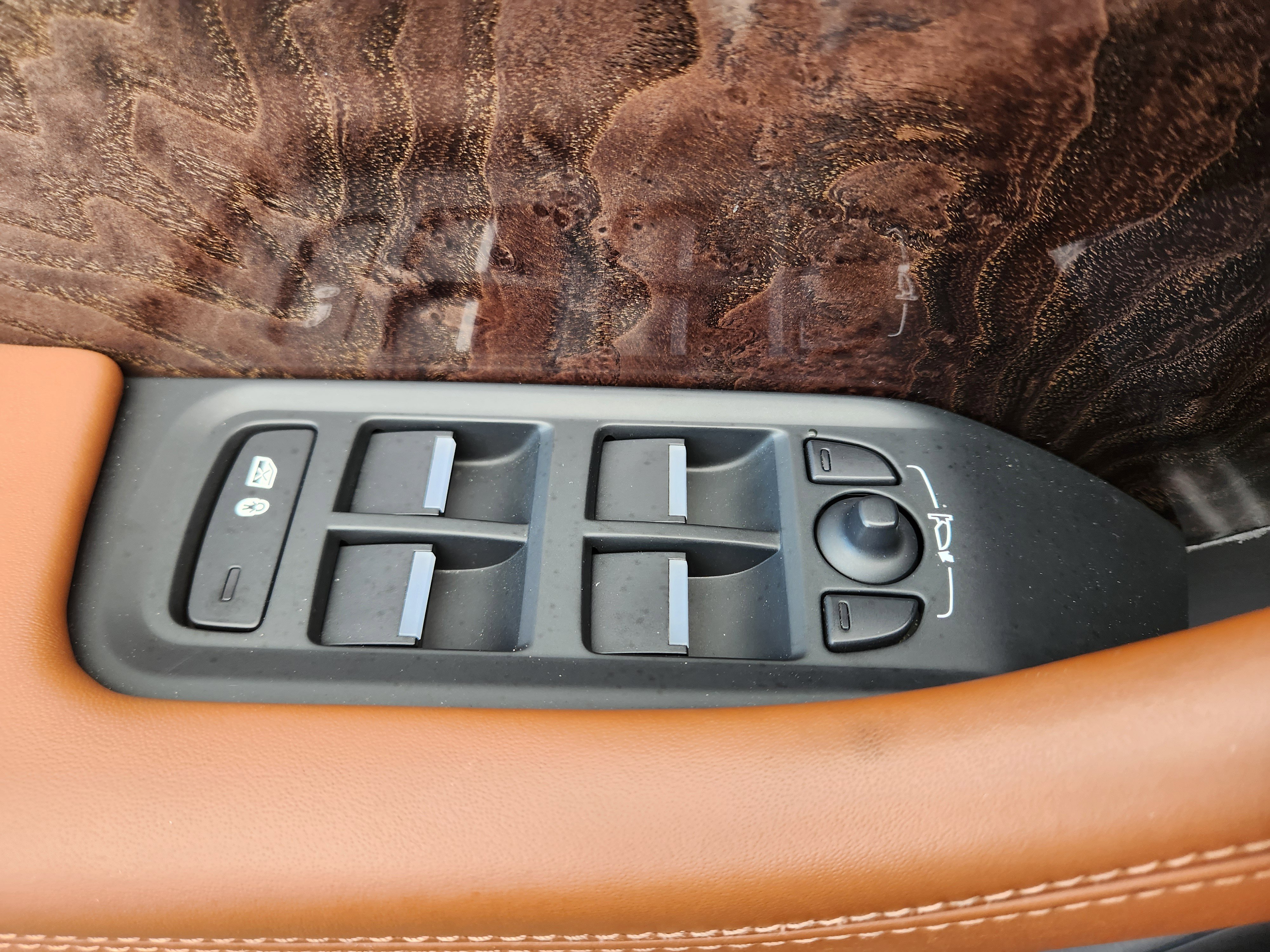 Used 2020 Jaguar I-PACE SE image 14