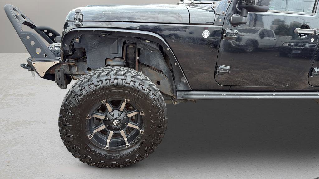 Used 2015 Jeep Wrangler Unlimited Sahara AWD/4WD image 18