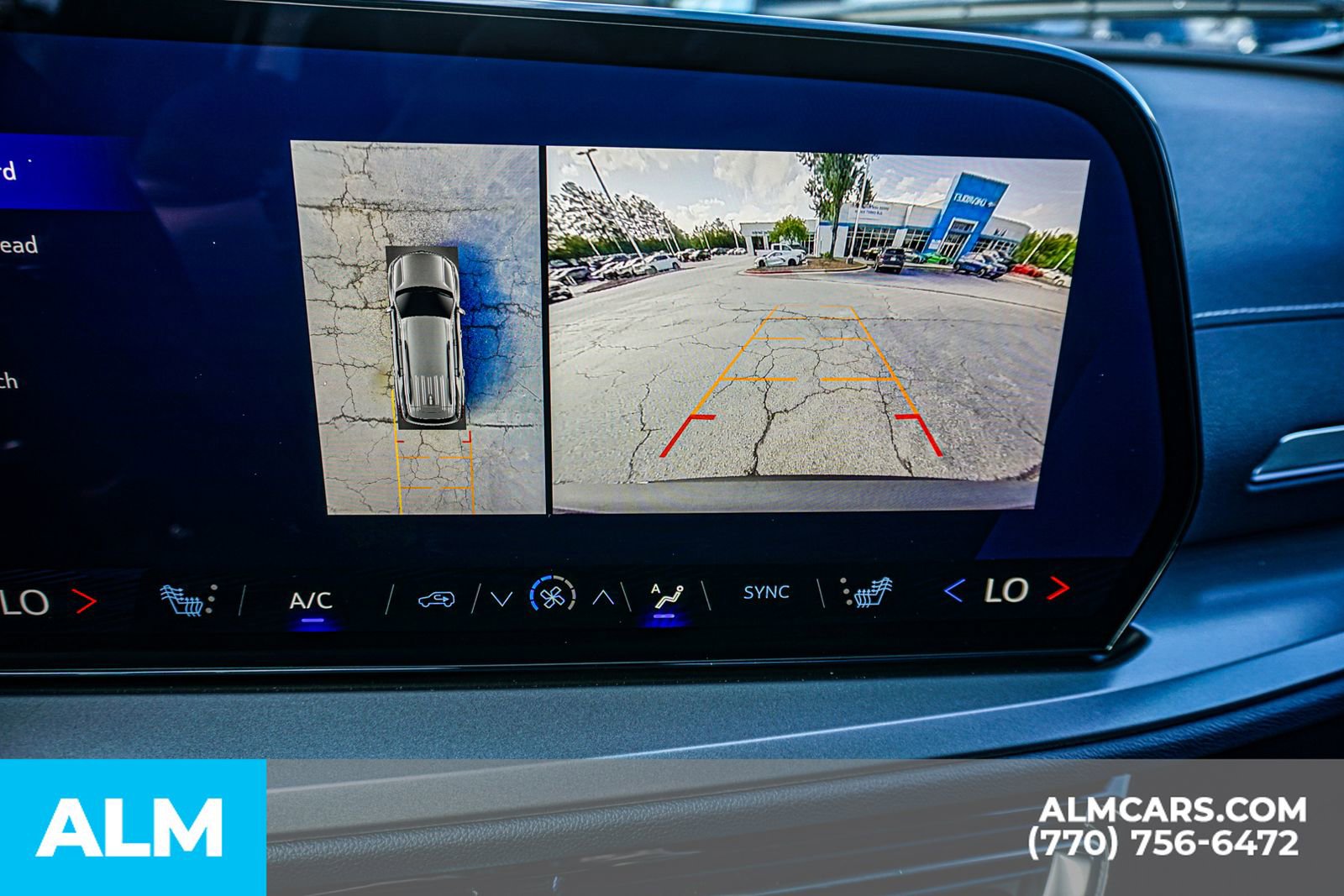 Used 2025 Chevrolet Traverse LT w/ Enhanced Driving Package AWD/4WD image 41