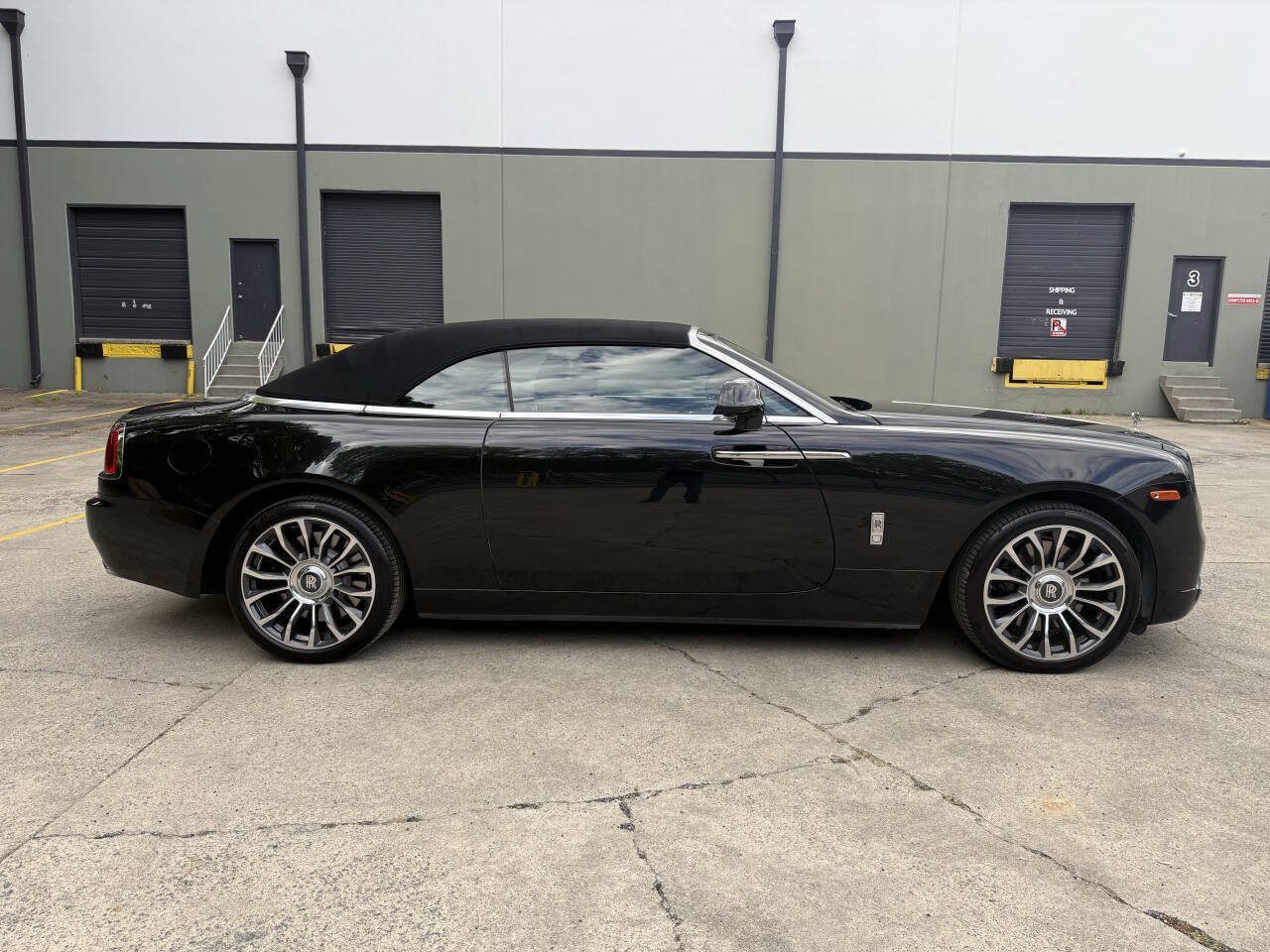 Used 2018 Rolls-Royce Dawn RWD image 8