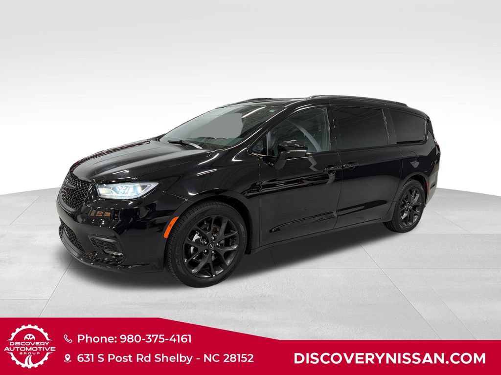 Used 2025 Chrysler Pacifica Limited