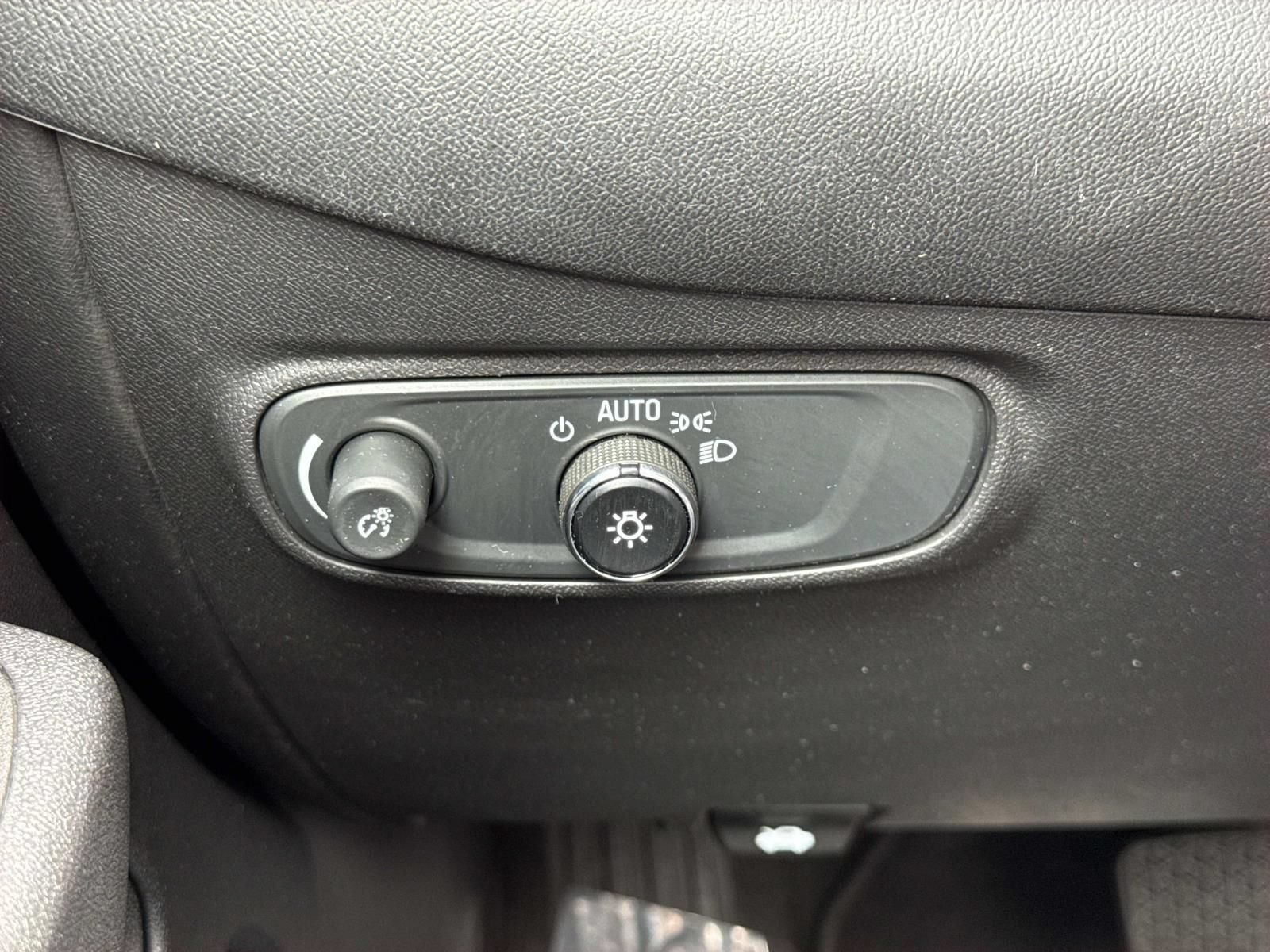 Used 2024 Chevrolet Equinox RS w/ RS Leather Package AWD/4WD image 20