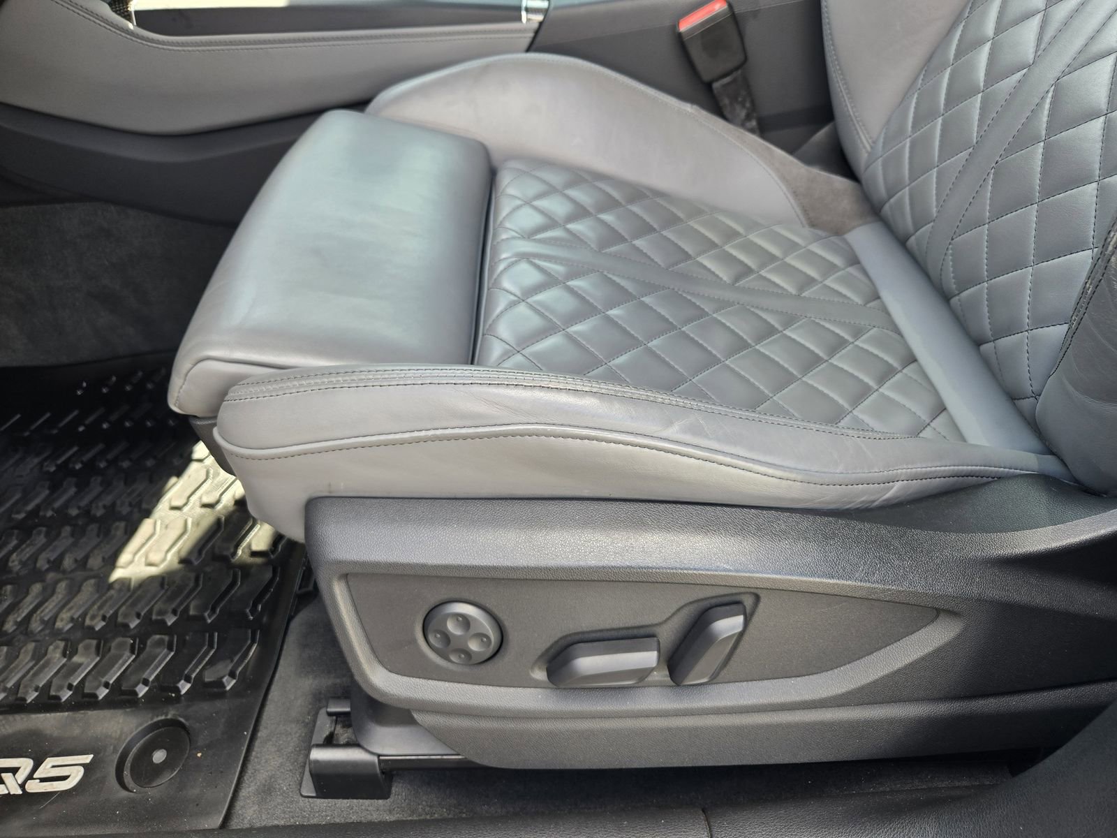 Used 2018 Audi SQ5 Prestige w/ Prestige Package image 21