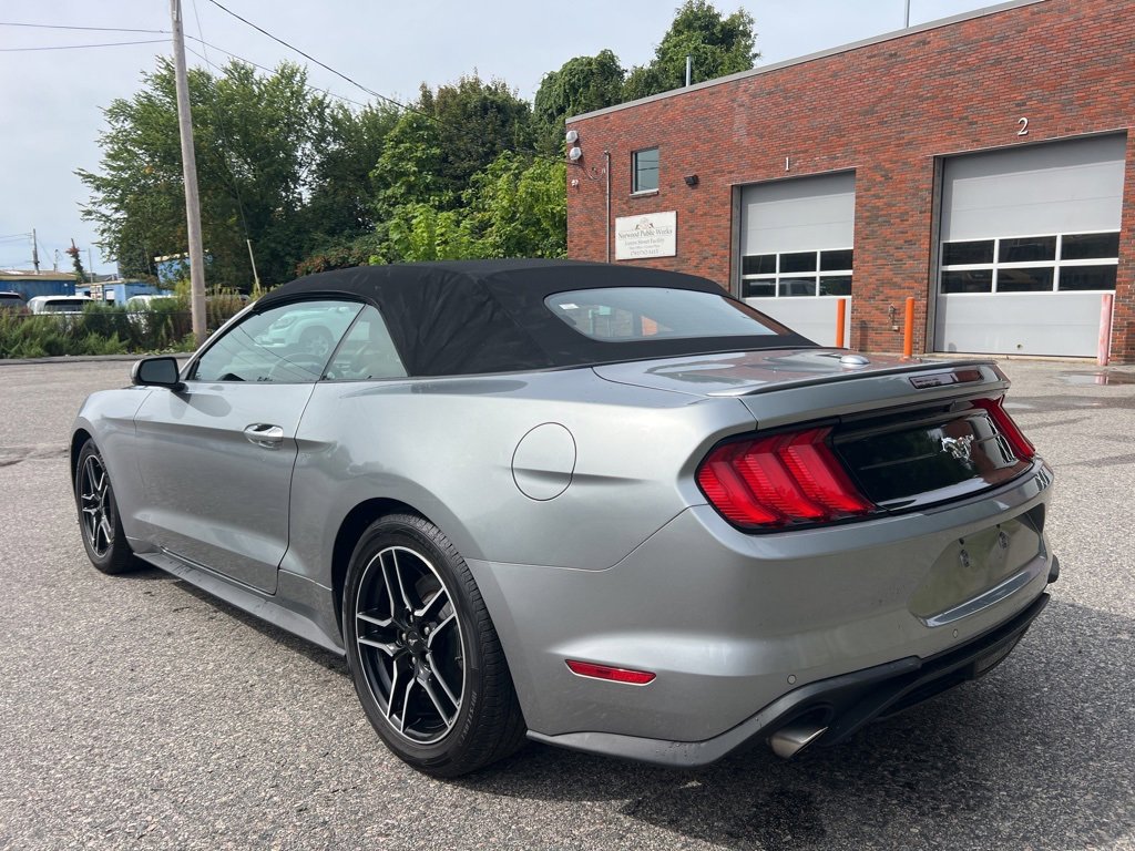 Used 2022 Ford Mustang Premium image 3