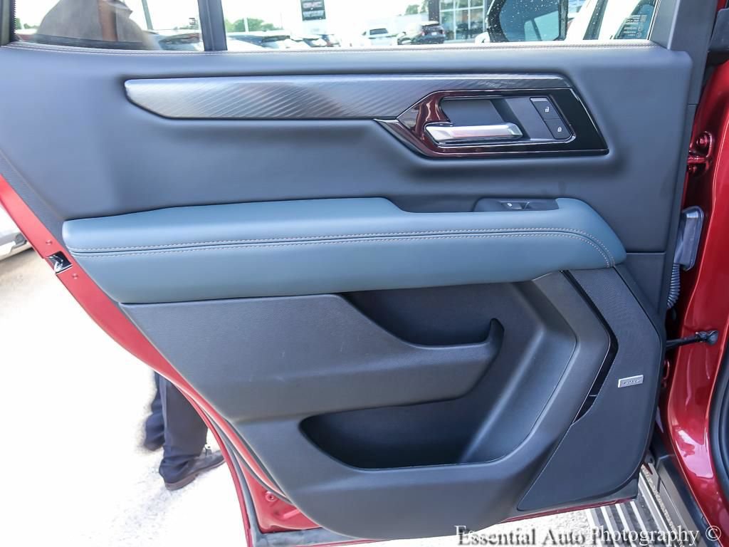 Used 2026 GMC Yukon AT4 AWD/4WD image 28