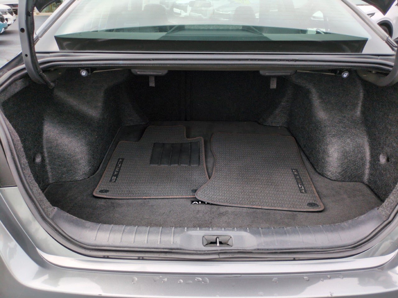 Used 2025 Nissan Altima 2.5 SR FWD image 24