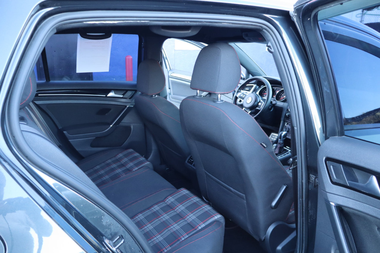 Used 2017 Volkswagen GTI Sport image 32