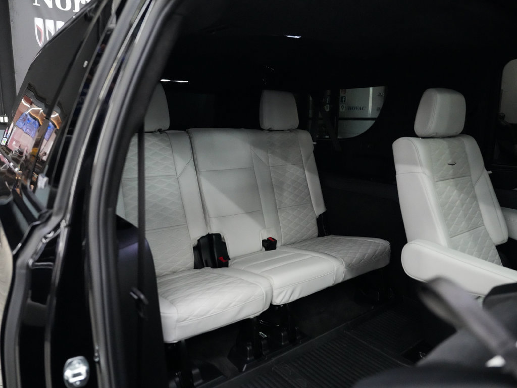 Used 2025 Cadillac Escalade ESV Sport Platinum AWD/4WD image 39