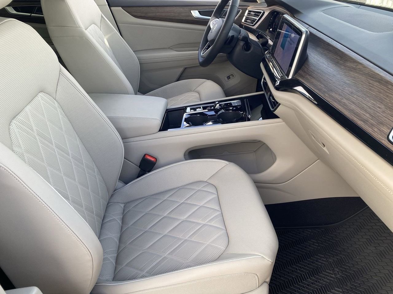 New 2026 Volkswagen Atlas SEL Premium R-Line image 8