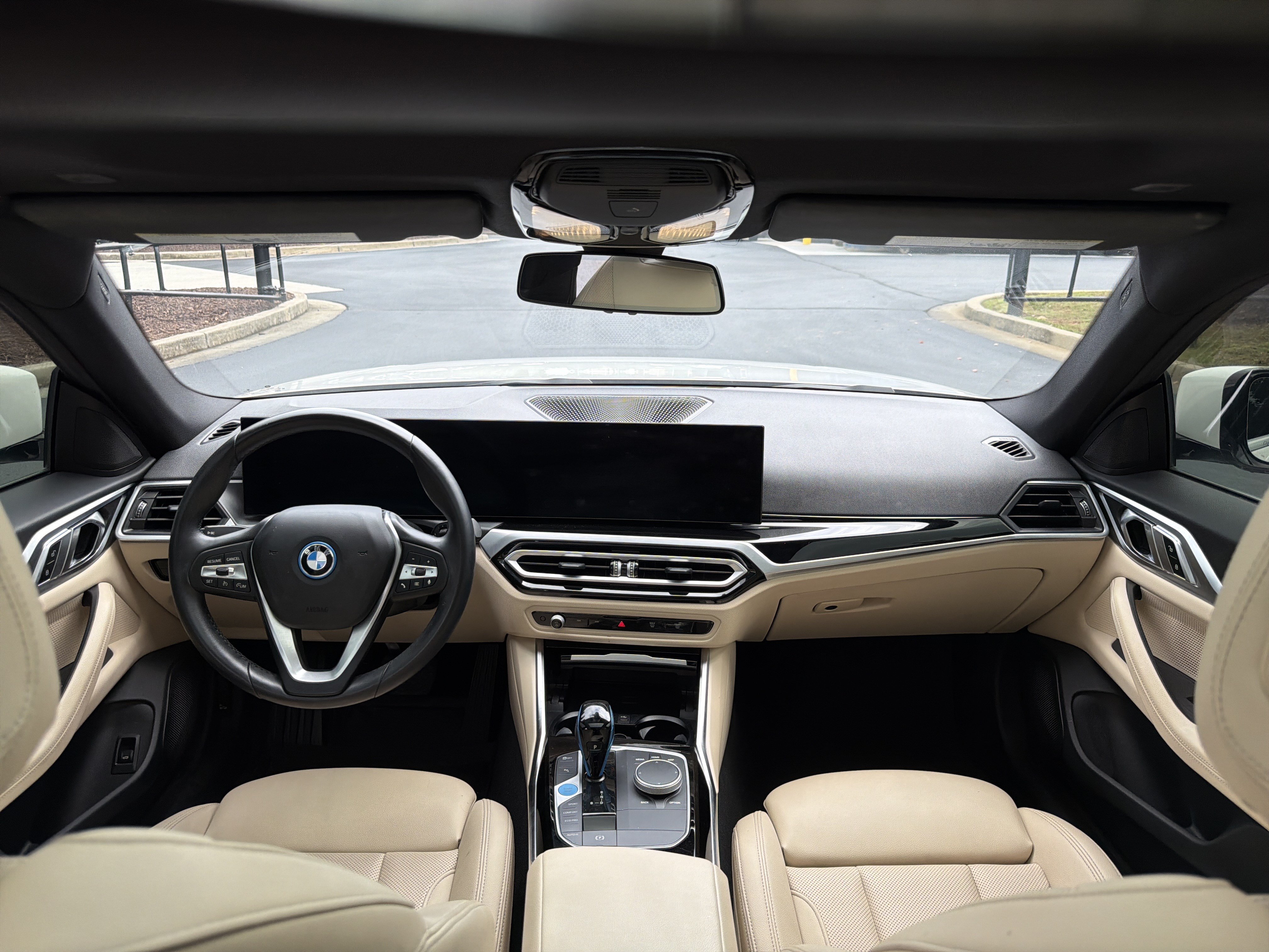 Used 2023 BMW i4 eDrive40 RWD image 18