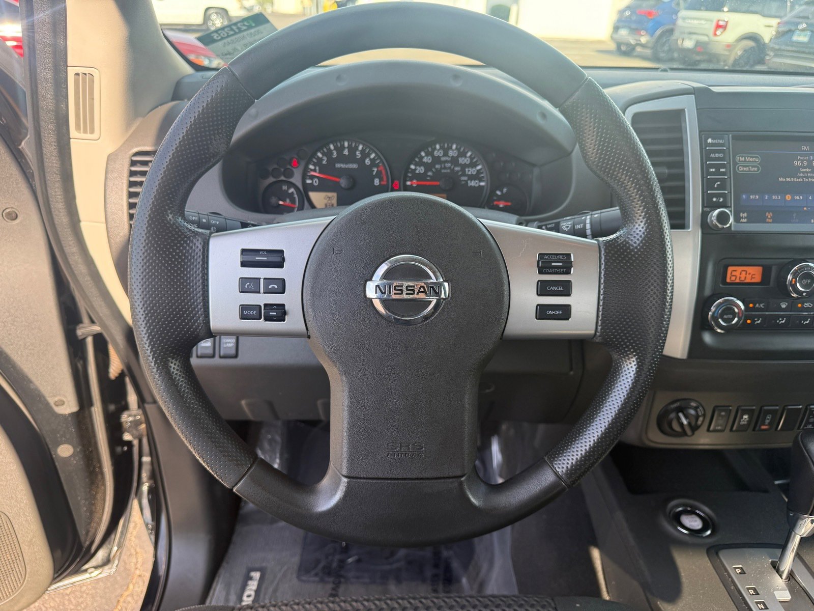 Used 2020 Nissan Frontier SV image 11