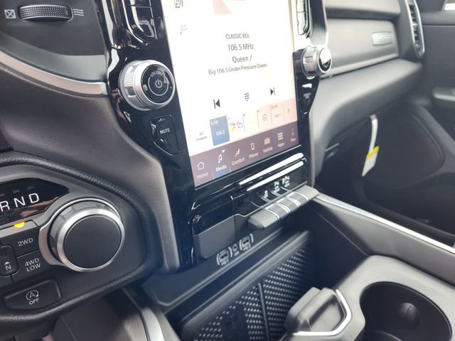 New 2026 RAM 1500 4x4 Crew Cab image 18