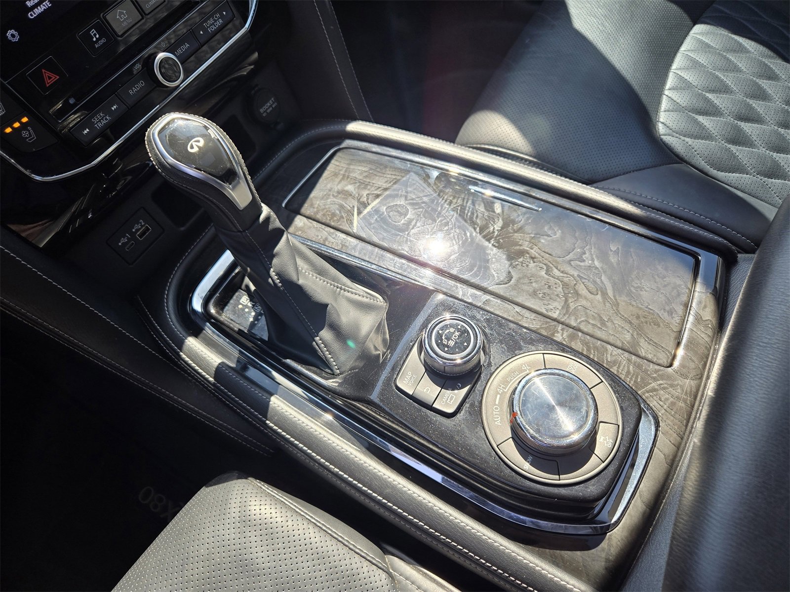 Used 2020 INFINITI QX80 Luxe w/ Sensory Package image 17