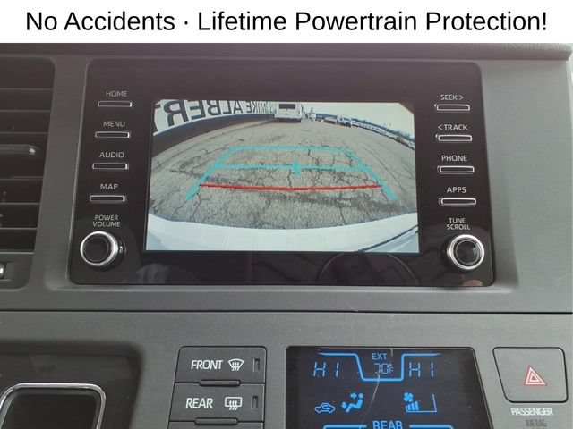 Used 2020 Toyota Sienna L FWD image 19