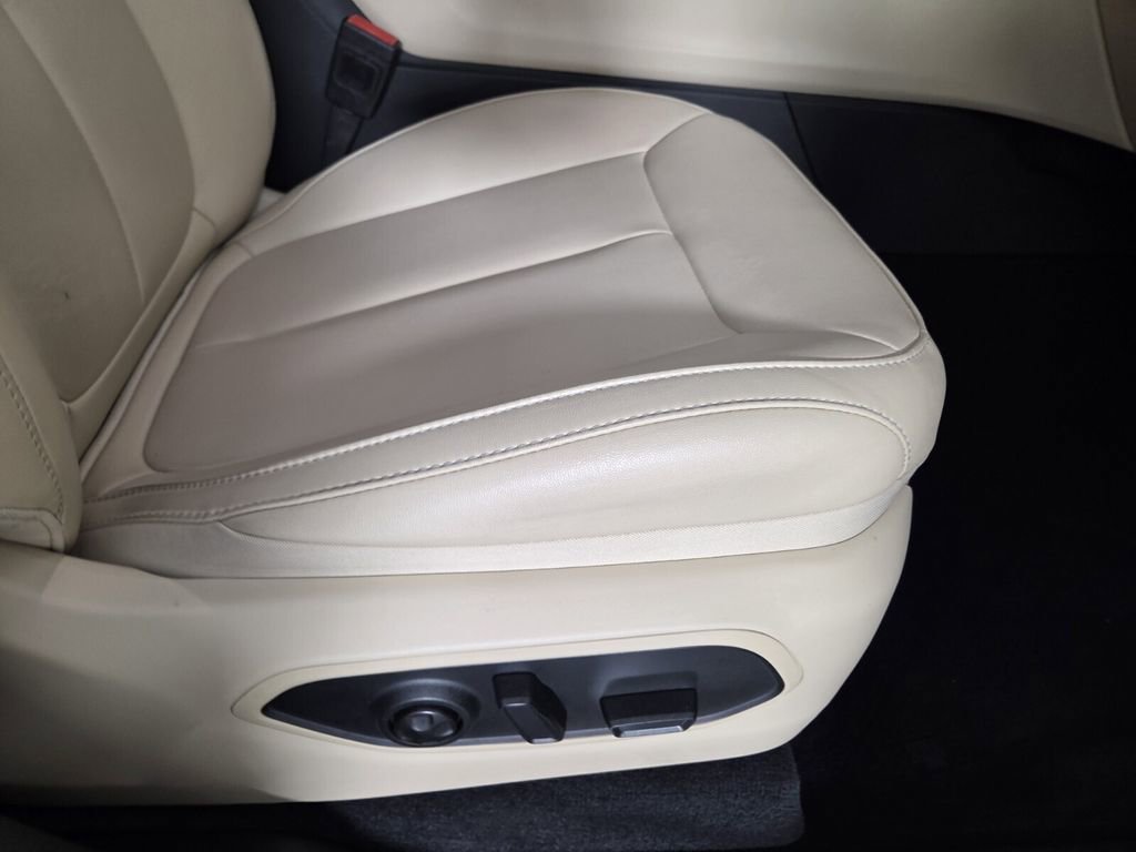 Certified 2025 Jeep Grand Cherokee Limited image 34