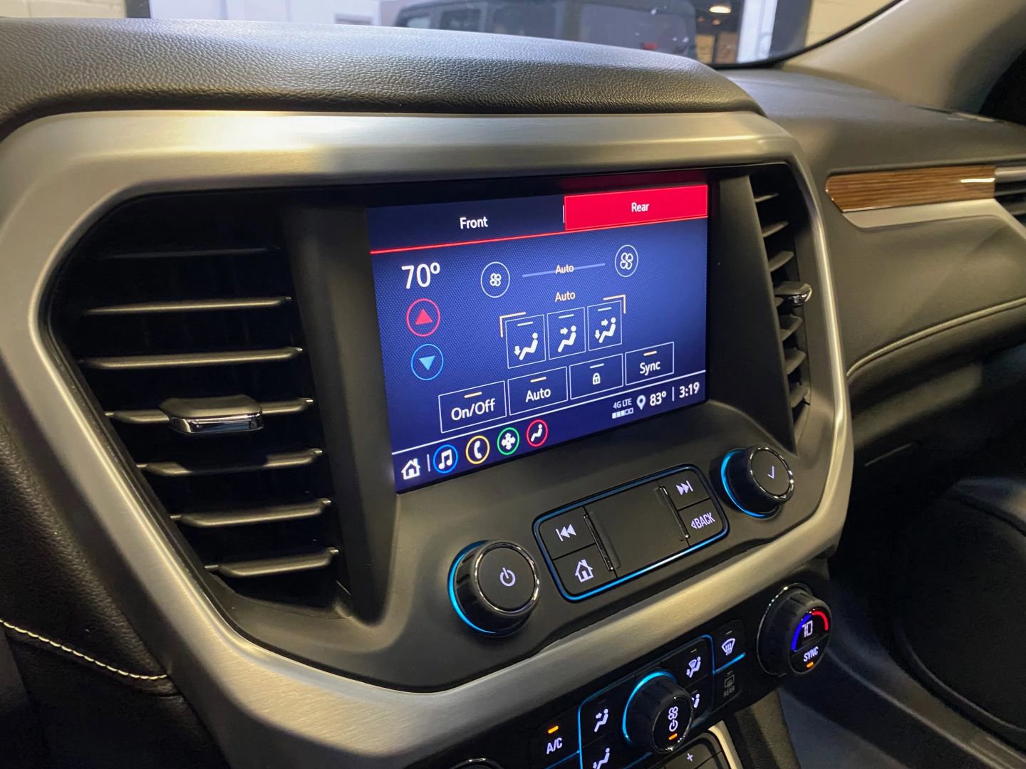 Used 2022 GMC Acadia SLE FWD image 14
