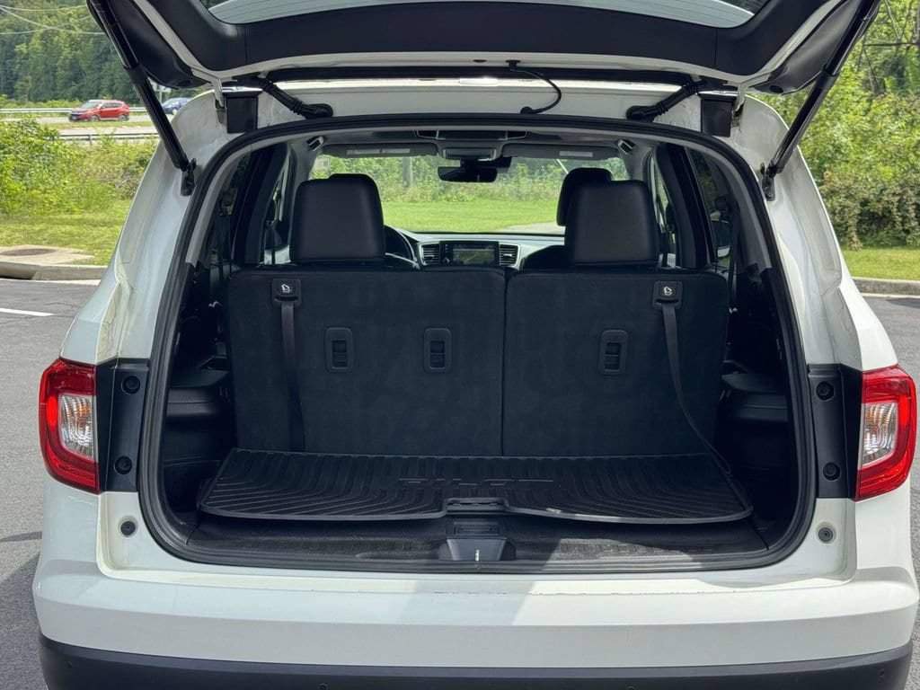 Used 2019 Honda Pilot Touring image 16