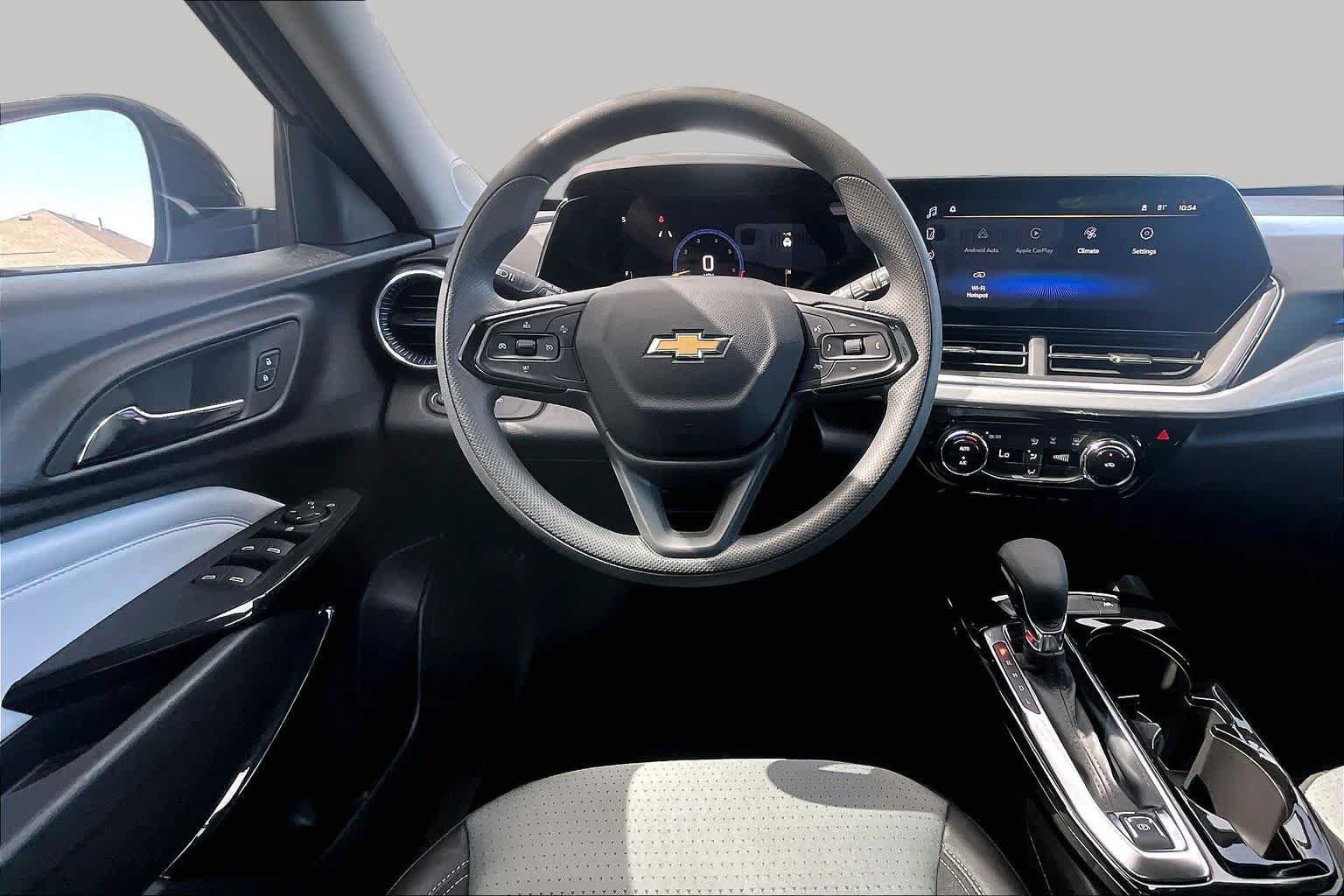 Used 2026 Chevrolet Trax LT FWD image 6