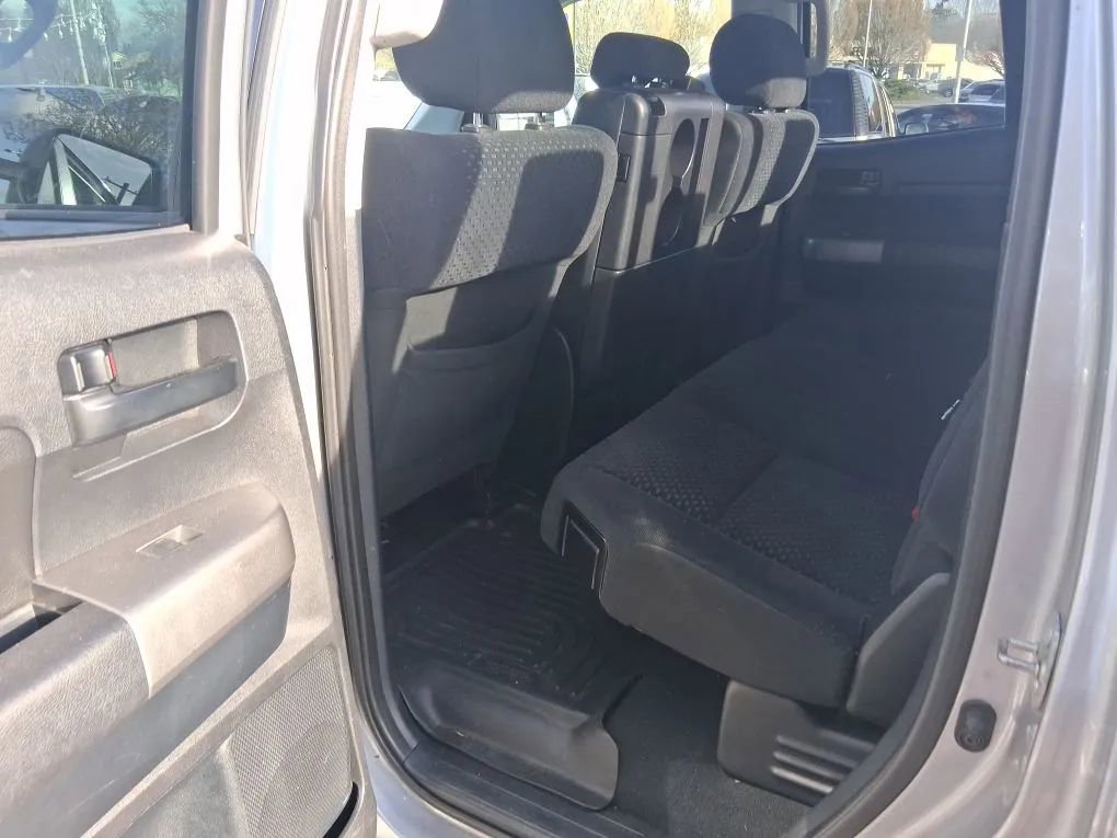 Used 2010 Toyota Tundra 4x4 Double Cab image 11